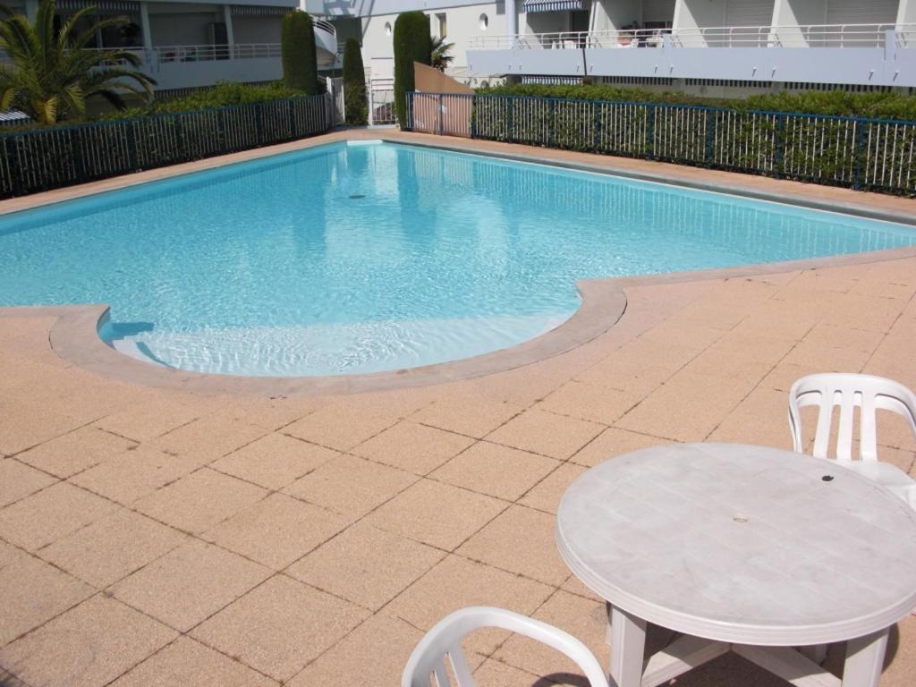 Agreable Appartement 4 Personnes A Villeneuve-Loubet Plage, Piscine, Mer, Commerces A Proximite 외부 사진